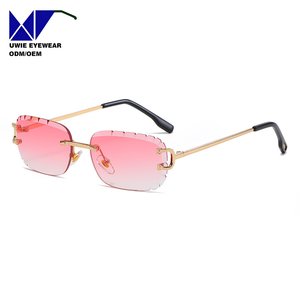 <span class=keywords><strong>Gafas</strong></span> de Sol Unisex con Logotipo Personalizado, Protección UV400, Montura Dorada Cuadrada Invertida, Estilo Urbano Moderno, Sin Montura, con Bordes Cortados - Product Image 4