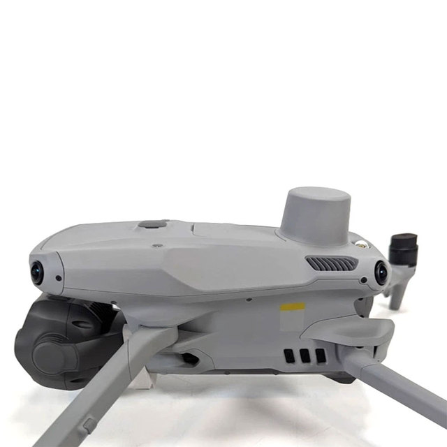 Matrice 4T Inspection Drone 49 Min Endurance Omnidirectional Sensing For Utility Pipeline Roof Survey UAV Solution