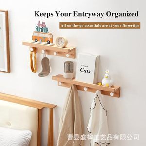 Estante de pared de estilo nórdico de madera con ganchos para almacenamiento y organización en la cocina. - Product Image 3