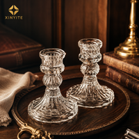 Élégants chandeliers en verre taillé, deux motifs, supports à bougies en verre transparent pour centre de table de fêtes et banquets