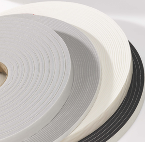 Özel PVC Köpük Bant Tek Taraflı Kendinden Yapışkanlı Hava Koşullarına Dayanıklı Sızdırmazlık Kapı Pencere Aralığı Doldurma Ses Yalıtım Yastıklama Montajı - Product Image 2