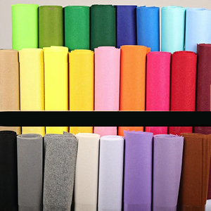 Fournisseur chinois de tissu non tissé recyclé <span class=keywords><strong>pas</strong></span> <span class=keywords><strong>cher</strong></span>, respirant, thermocollant, de type uni - Product Image 1