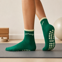 Chaussettes de yoga antidérapantes professionnelles pour femmes, chaussettes de sport en coton tricoté personnalisées pour le Pilates, style sportif, chaussettes à grip pour le printemps