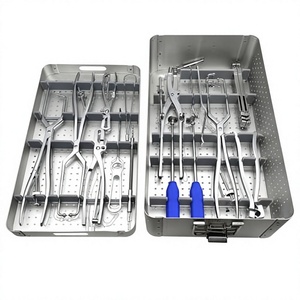 Kit d'instruments chirurgicaux orthopédiques pour la reconstruction pelvienne, la réduction des fractures et la fixation des plaques osseuses en cas de traumatismes pelviens et acétabulaires - Product Image 4