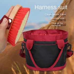 Kit de Toilettage Équestre en Gros pour <span class=keywords><strong>Chevaux</strong></span> d'Extérieur : Brosse Curry, Cure-Quincaillerie, Brosse de Bain, Kit de Nettoyage Équestre avec Sac de Rangement en Bois Massif et Métal - Product Image 2
