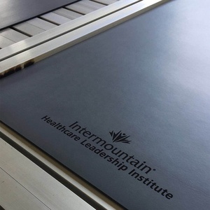 เสื่อโยคะ Bstar 4 มม. คุณภาพสูง ผลิตจากยางพาราธรรมชาติสีดำ ย่อยสลายได้ เป็นมิตรต่อสิ่งแวดล้อม ขนาด 183 ซม. กันน้ำ กันลื่น พร้อมสายสะพาย - Product Image 5