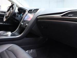 Vente en gros de <span class=keywords><strong>Ford</strong></span> <span class=keywords><strong>Mondeo</strong></span> EcoBoost <span class=keywords><strong>2018</strong></span> d'occasion Smart Control Country V Fashion 180 SUV R17 Automatique Electrique Hybride Options 2019 - Product Image 4