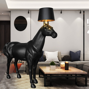 Lampada <span class=keywords><strong>da</strong></span> Terra in Fibra di Vetro con Scultura di Cavallo, Design Europeo per Decorazione Artistica di Hotel, Villa e Sale Espositive - Product Image 1