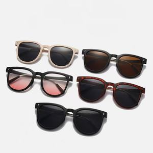 Hot Women <b>Round</b> <b>Frame</b> <b>Sunglasses</b> Fashion Lightweight Foldable <b>Sunglasses</b> Trendy Foldable <b>Sunglass</b> for Women Party Gift - Product Image 2