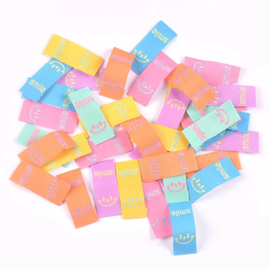 Étiquettes tissées de qualité supérieure pour chemises et pantalons Étiquettes tissées douces au toucher pour vêtements quotidiens Étiquettes tissées - Product Image 4