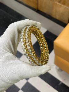 Bracelets de mariée indiens Bhargavi en gros, plaqués or, en laiton, bijoux de mariage traditionnels, imitation diamant, design couronne de perles - Product Image 5