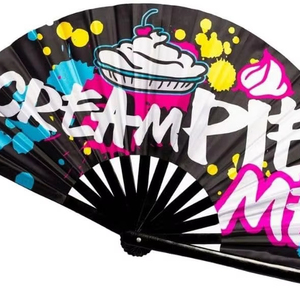 Abanico Plegable de Bambú de 13 Pulgadas con Estampado de Grafiti, Accesorio para Fiestas y Eventos - Product Image 1
