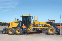 Niveleuse à moteur 4230D à rayon de braquage compact pour les chantiers de construction municipale étroits