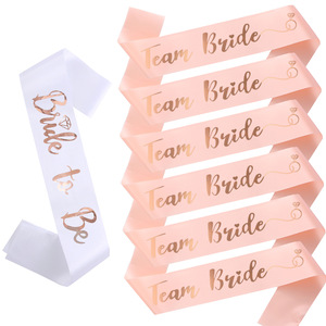 Set di Fascette <span class=keywords><strong>Team</strong></span> <span class=keywords><strong>Bride</strong></span> Bianche, Fascetta <span class=keywords><strong>Bride</strong></span> to Be e Fascette <span class=keywords><strong>Team</strong></span> <span class=keywords><strong>Bride</strong></span>, Accessori per Addio al Nubilato con Design Oro Rosa Lucido - Product Image 1