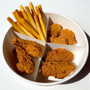 Modelo de Comida de Simulación: Set de Hamburguesa, Papas Fritas, Alitas de Pollo y Pollo Frito de Plástico Ecológico (Sin Caja de Papel, con Ventana) - Product Image 1