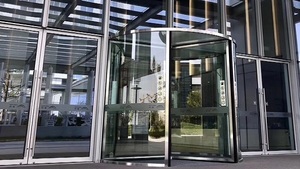 Puerta giratoria automática de cristal de 3 alas, estilo nuevo 2026, fabricante de fábrica, precio más bajo - Product Image 1