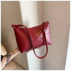 Fashionable crossbody <b>bag</b> for women in <b>red</b>, leather material and geometric patchwork design - Product Image 4