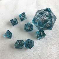 Sharp Edge Liquid Core Resin Jumbo D20 Dice 50mm Polyèdre géant simple pour jeux Donjons et Dragons-pour achats en vrac