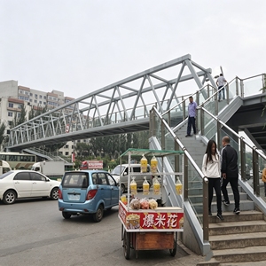 Pont piétonnier moderne <span class=keywords><strong>en</strong></span> structure acier préfabriquée, viaduc routier durable, passerelle métallique haute résistance - Product Image 3
