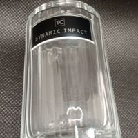 Logos métalliques personnalisés de luxe, emblèmes de marque de parfum en aluminium haut de gamme, solutions d'emballage cosmétique premium et plaques signalétiques pour parfums