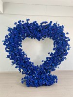 Arche de fleurs en soie éco-responsable et durable, fascinante, pour un mariage de rêve ou un fond de scène d'une demande en mariage enchanteur