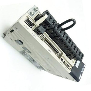 Controlador de motor de CA original SGDV-1R6A21A - Product Image 3