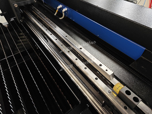 LM-1325CF 1,5kw/2kw/3kw + 150W/180W/300W <span class=keywords><strong>CNC</strong></span> 2 trong 1 sợi và máy cắt Laser CO2 cho gỗ Acrylic thép nhôm - Product Image 4