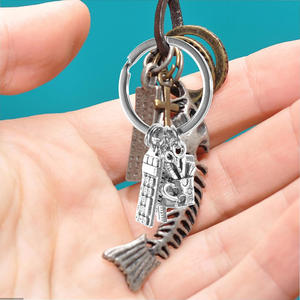 Porte-clés en alliage de zinc tendance, imprimé UV, porte-clés <span class=keywords><strong>pour</strong></span> <span class=keywords><strong>sac</strong></span> <span class=keywords><strong>à</strong></span> <span class=keywords><strong>dos</strong></span>, cadeaux de fête de remise de diplôme et cadeaux <span class=keywords><strong>pour</strong></span> enseignants - Product Image 3