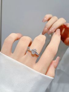 Anillo Xinfly Clásico con Tres Diamantes Cultivados en Laboratorio, Estilo T-Square, Platino, para Boda, Compromiso, Aniversario, Regalo para Fiesta - Product Image 2