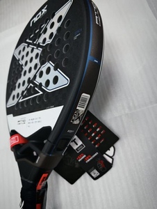 Racchetta da Tennis TAICOOL 0001 con Pannello in Fibra di Carbonio e Nucleo in Gomma Nera MLD, Peso 360g, Bilanciamento Personalizzato - Product Image 5