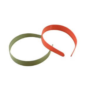 Diadema de plástico estilo macaron para mujer, accesorios para el cabello ondulados de color sólido, tocado informal de alta calidad, origen Jinhua, primavera 2022 - Product Image 5