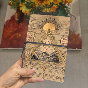 Hermoso cuaderno Premium Present Perfecto para astrónomos Notas de ciencia con símbolos de onda de pirámide solar impresos en la C - Product Image 1