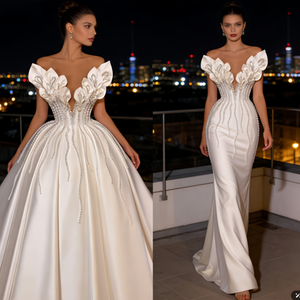 プラスサイズのフランスのオートクチュールウェディングドレス |   深いVネックと3Dフラワーが特徴のカテドラルトレインガウン - Product Image 6