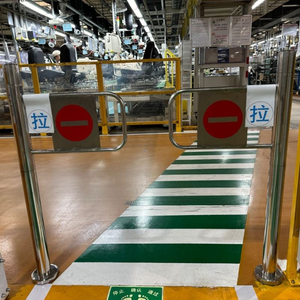 Tourniquet mécanique de porte d'oscillation d'acier inoxydable de la poussée 201 de main de direction simple d'entrée de supermarché - Product Image 5