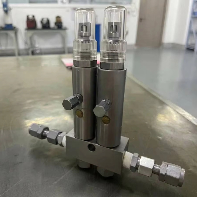Single-Line Lubrication Metering Device Stable Flow Single-Line Lubrication Distributor for Bearings and Machinery 1-6 Outlets