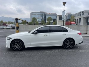 El <span class=keywords><strong>2023</strong></span> <span class=keywords><strong>Mercedes</strong></span>-<span class=keywords><strong>Benz</strong></span> <span class=keywords><strong>Clase</strong></span> <span class=keywords><strong>C</strong></span> 260L Sport Edition Professional Car está disponible a un <span class=keywords><strong>precio</strong></span> de exportación con descuento - Product Image 4