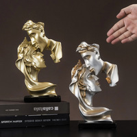 Abstrait Arts or Antique argent femme sur la Base Statue embrassant homme Couple résine Sculpture décor