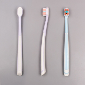 Brosse à dents de style japonais, poils en nylon doux, manche bicolore, usage domestique, adulte, manuelle, 16,19 g - Product Image 1
