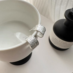 Pendientes de Plata de Ley S925 con Diseño de Hierba Tang, Estilo Japonés y Coreano, Diseño de Arco, Joyería de Moda para Uso Diario - Product Image 1