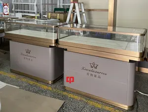 Nieuwe Glazen Vitrinekast Sieraden Vitrine Sets Teller Gebogen Glas Metalen Sieraden Vitrine Kast Shangyuan Sieraden Vitrine