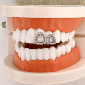 Anneaux de <span class=keywords><strong>nez</strong></span> creux double cœur Grand Zircon Bijoux de corps tendance Hip-Hop Halloween Personnalité Mode Dents d'or de haute qualité - Product Image 2