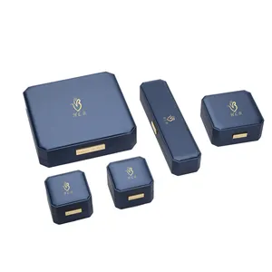 Premium Pu deri mücevher kutusu ambalaj el yapımı takı yüzük kutusu ile logo lüks