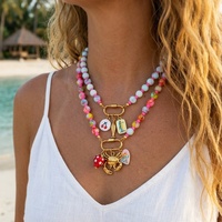 Ensemble de colliers ras du cou en perles acryliques à motif marbré Asu Y2K avec pendentifs animaux mignons - Accessoires tendance pour les vacances