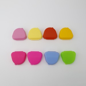 Portable <b>Denture</b> Case LK-414 For Children Triangular Oral Storage <b>Box</b> Small Plastic <b>Denture</b> Container - Product Image 3