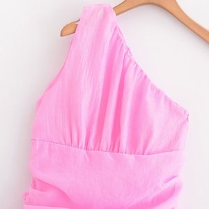 SHENZHU 2025 Autunno Nuova Moda Elegante Abito Lungo Rosa in Tessuto Narcissus con Spalla Obliqua 4933 - Product Image 3