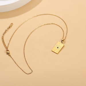 Ciondolo Quadrato Sole Luna e Stella all'Ingrosso, Gioielli in Acciaio Inossidabile Placcato Oro 18K, Collana con Pendente Personalizzata Stile Turco - Product Image 6