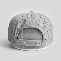 Casquette Snapback Unisexe Hip Hop à Visière Plate 7 Panneaux en Polyester Respirant Perforé avec Broderie 3D, Logo Personnalisé, Vente en Gros Fabricant