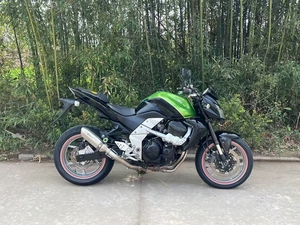 La <span class=keywords><strong>Kawasaki</strong></span> Z750 la plus vendue est puissante, facile à manier et au son agréable. - Product Image 3