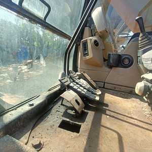 รถขุดตีนตะขาบ Caterpillar รุ่น CAT320C 320D 320b 320dl 320bl 320cl มือสอง ขนาด 20 ตัน พร้อมปั๊มเครื่องยนต์ บุ้งกี๋ขนาด 1.15 เมตร กำลังไฟ 99.9 กิโลวัตต์ สภาพดี - Product Image 6