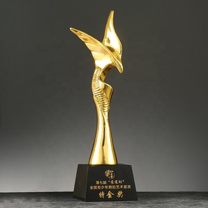 Souvenir Cadeaux Cristal Trophée Or Argent Cuivre Aigle Propagation Ailes Résine Événement Prix Trophée - Product Image 4
